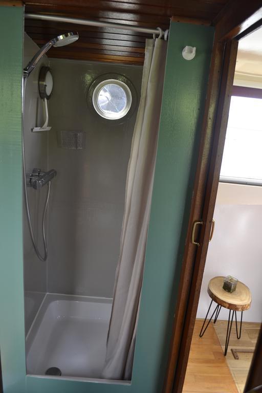 Floating B&B Amsterdam Bagian luar foto